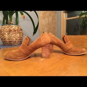 Tan suede wood heel shoes